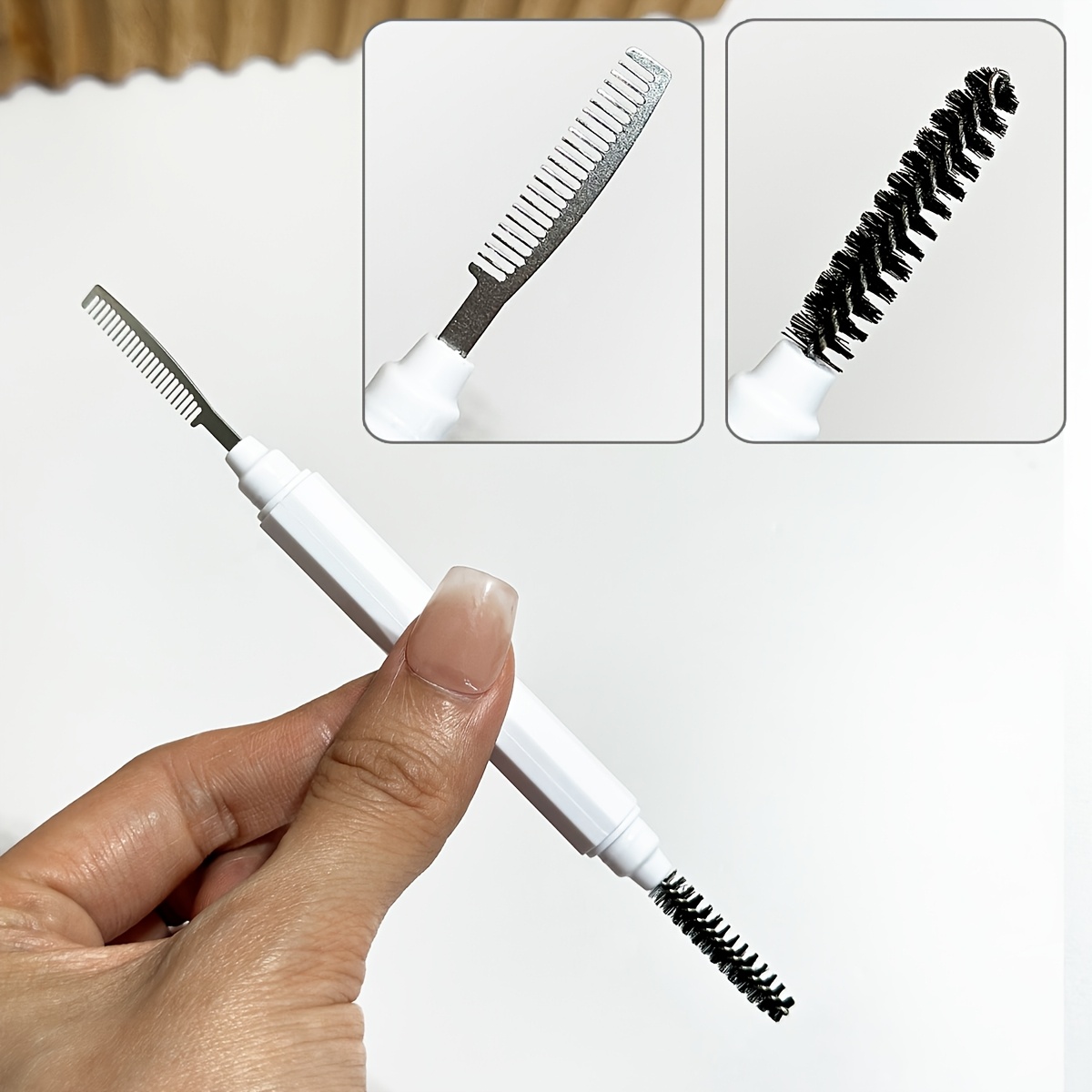 Peigne à sourcils et à cils à  - Beauty Makeup Background avis et prix